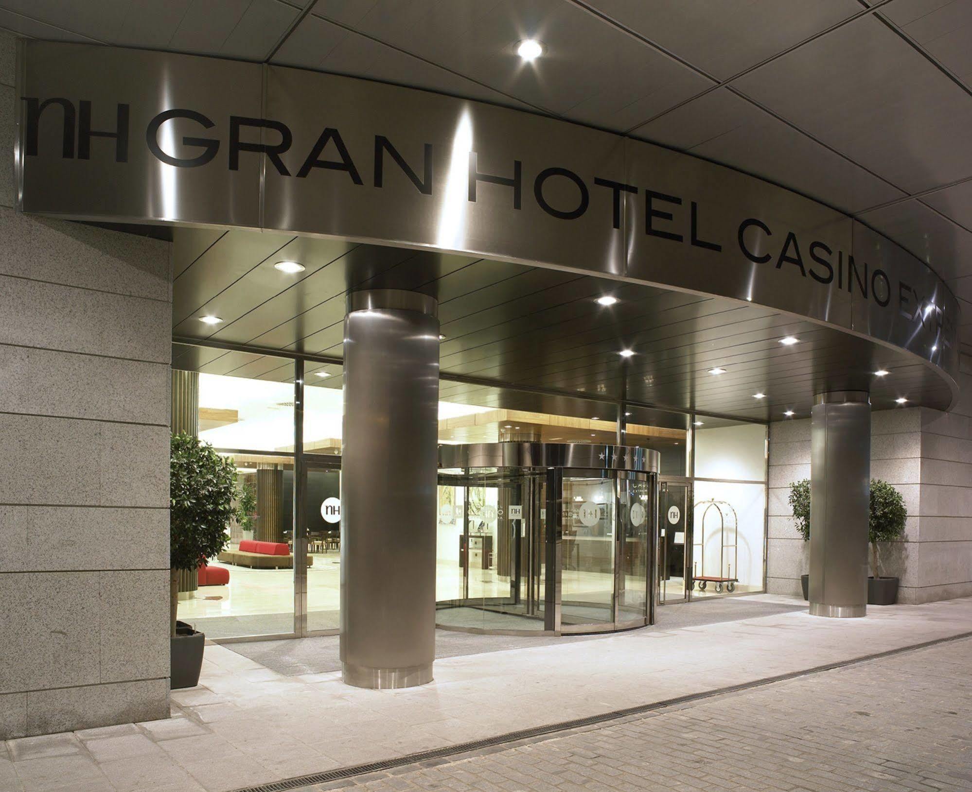 Nh Gran Hotel Casino De Extremadura Бадахос Екстериор снимка